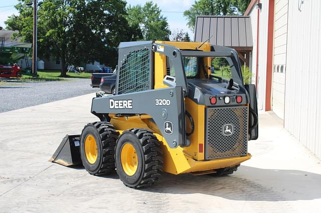 Image of John Deere 320D equipment image 3