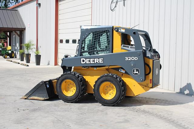 Image of John Deere 320D equipment image 2