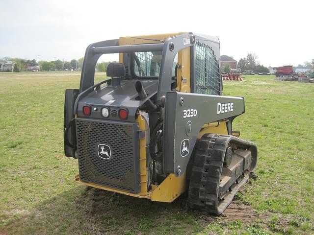 Image of John Deere 323D equipment image 3