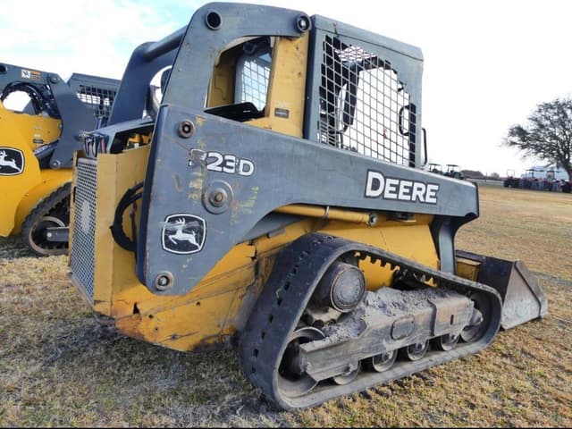 Image of John Deere 323D equipment image 3