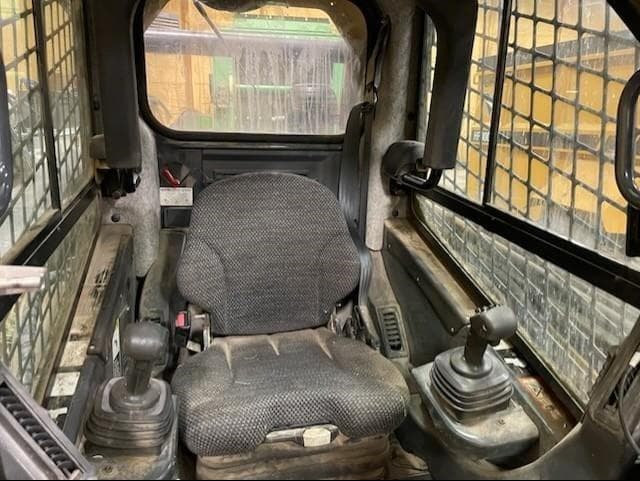 Image of John Deere 332D equipment image 4