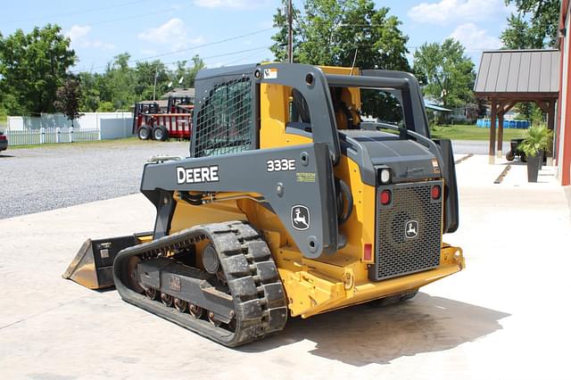 Image of John Deere 333E equipment image 3