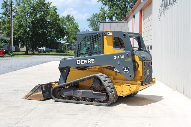 Image of John Deere 333E equipment image 2