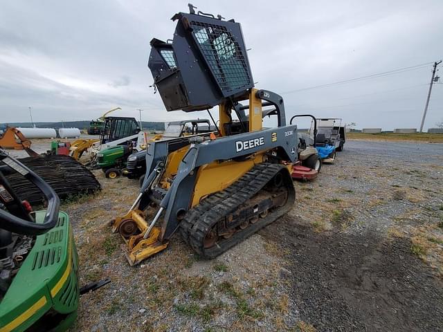 Image of John Deere 333E equipment image 1