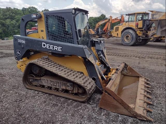 Image of John Deere 333E equipment image 2