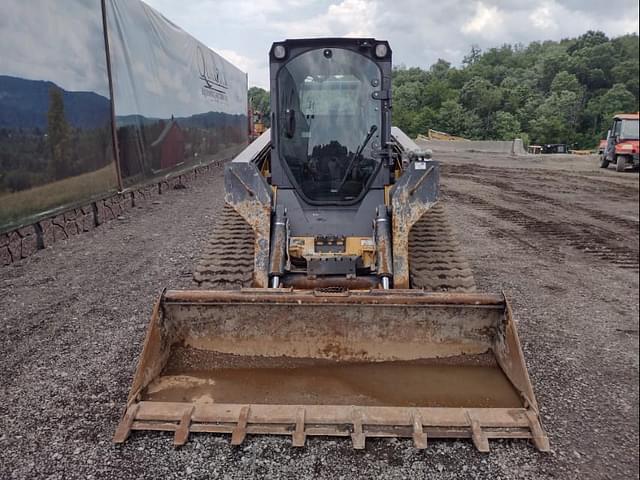 Image of John Deere 333E equipment image 1