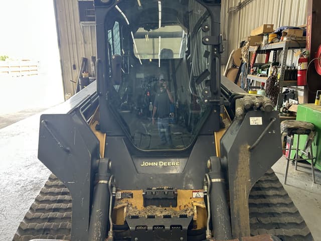 Image of John Deere 333E equipment image 3