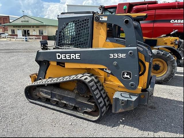 Image of John Deere 333E equipment image 2
