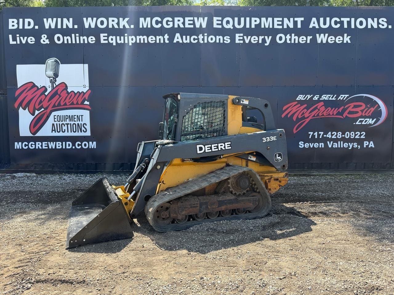 2013 John Deere 333E Equipment Image0