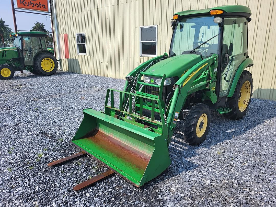 Image of John Deere 3720 Image 0