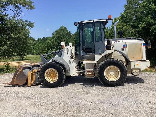 Image of John Deere 444K equipment image 2