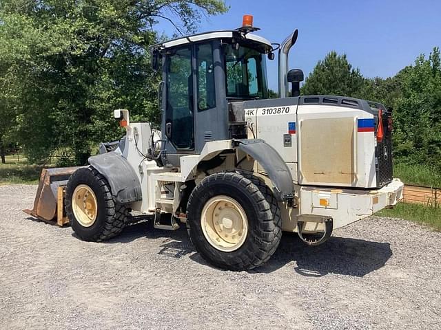 Image of John Deere 444K equipment image 3