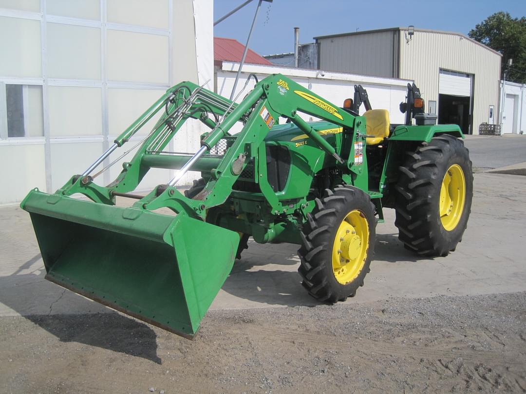 Image of John Deere 5055E Primary image