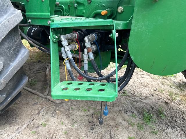 Image of John Deere 5055E equipment image 1