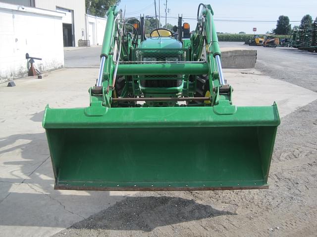 Image of John Deere 5055E equipment image 4