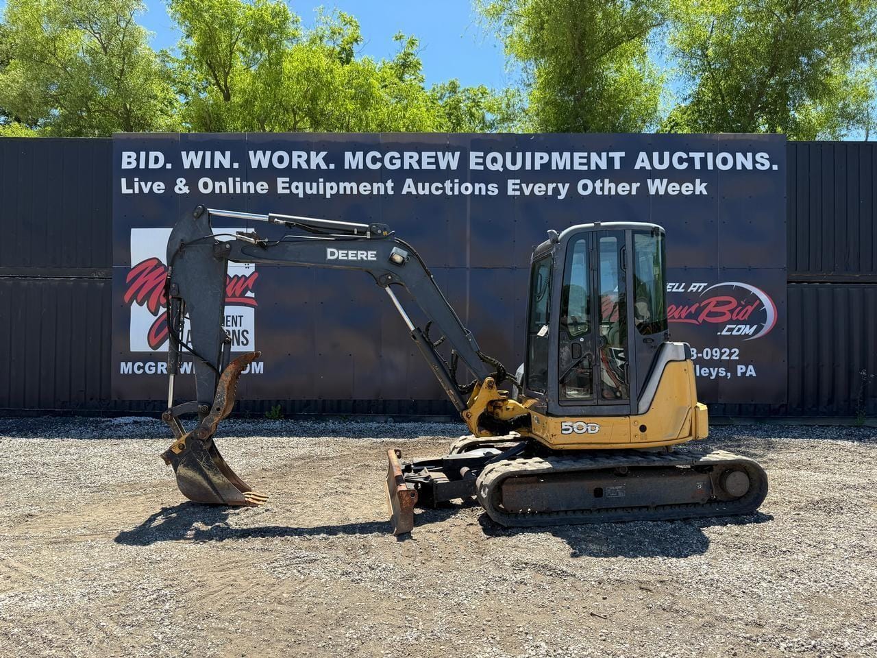 2013 John Deere 50D Equipment Image0