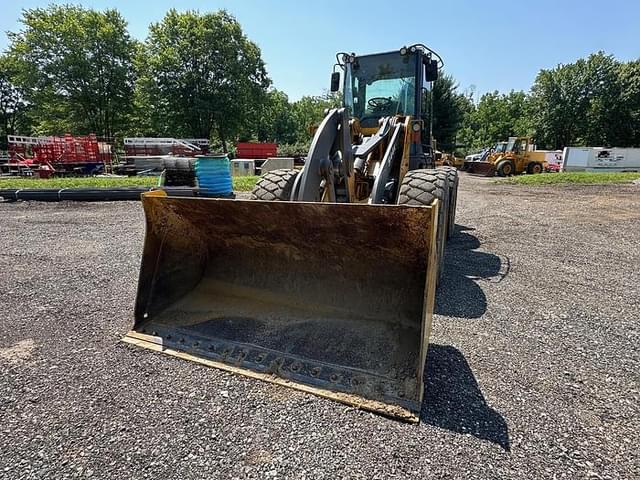 Image of John Deere 544K equipment image 3