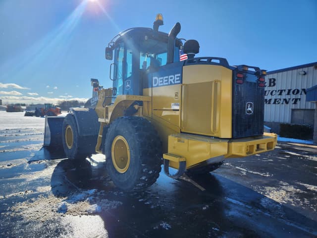 Image of John Deere 624K equipment image 2