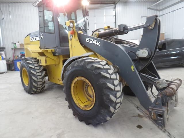 Image of John Deere 624K equipment image 3