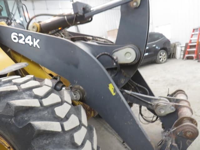 Image of John Deere 624K equipment image 4