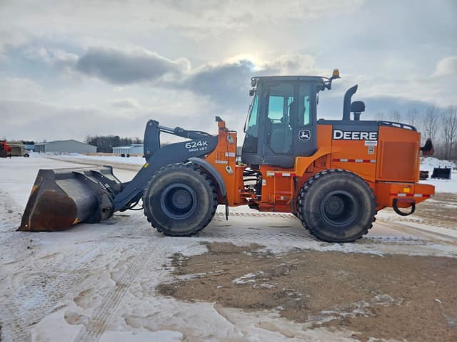 Image of John Deere 624K equipment image 1