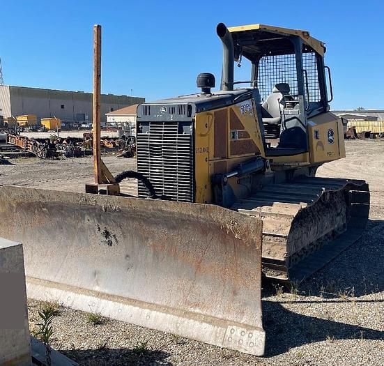 Image of John Deere 700K LGP equipment image 2