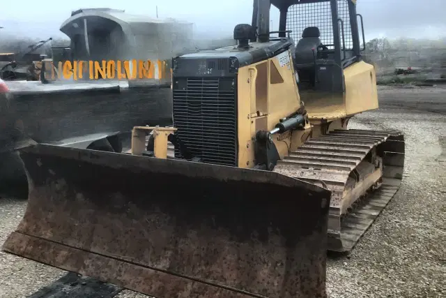 Image of John Deere 700K LGP equipment image 3
