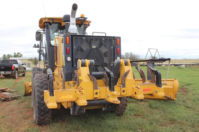 Image of John Deere 772G equipment image 2
