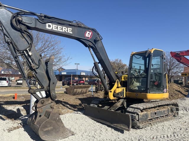 Image of John Deere 85D equipment image 1
