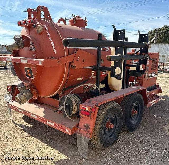 Image of Ditch Witch FX30 equipment image 4