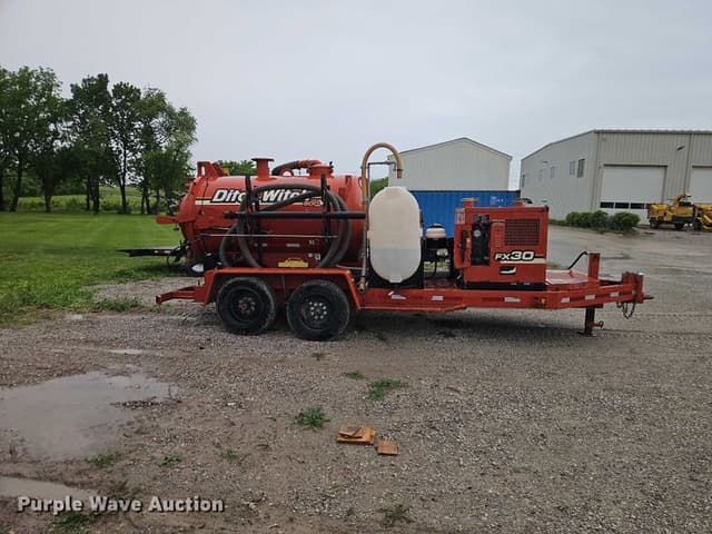 Image of Ditch Witch FX30 equipment image 3