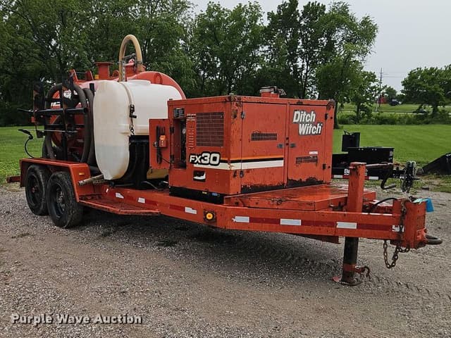 Image of Ditch Witch FX30 equipment image 2