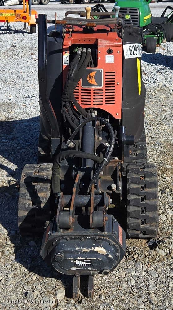 Image of Ditch Witch R300 equipment image 1