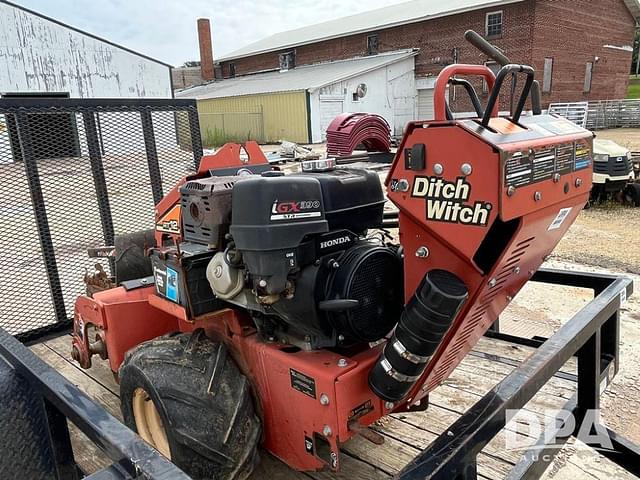 Image of Ditch Witch RT12 equipment image 3