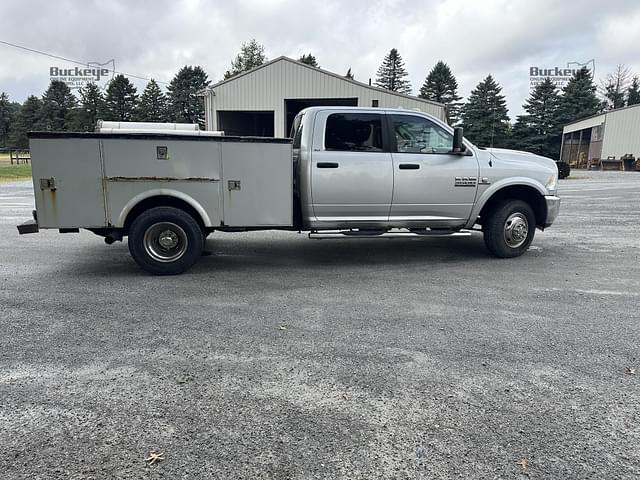 Image of Dodge Ram 3500HD equipment image 3