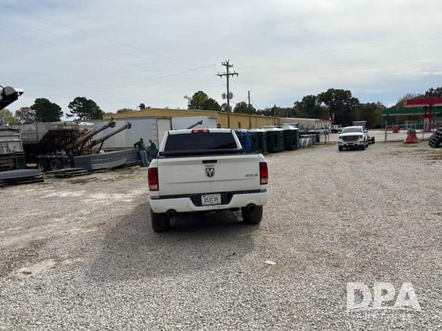 Image of Dodge Ram 1500 equipment image 3