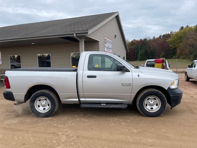 Image of Dodge Ram 1500 equipment image 3