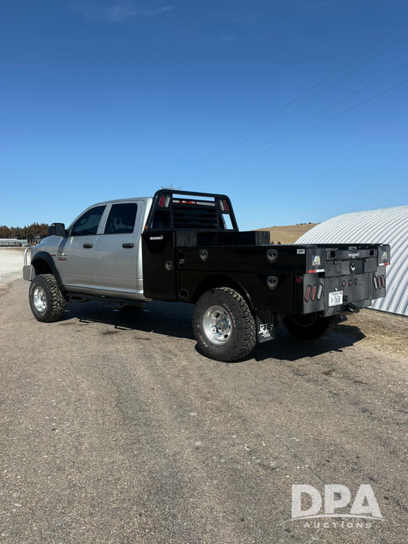 Image of Dodge Ram 2500 equipment image 2