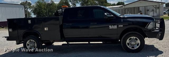 Image of Dodge Ram 3500 equipment image 3
