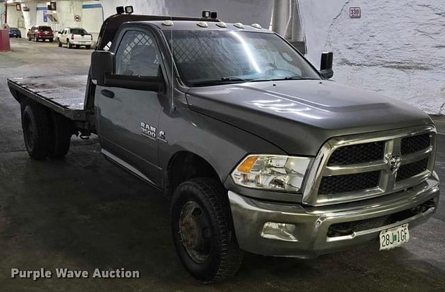 Image of Dodge Ram 3500 equipment image 2