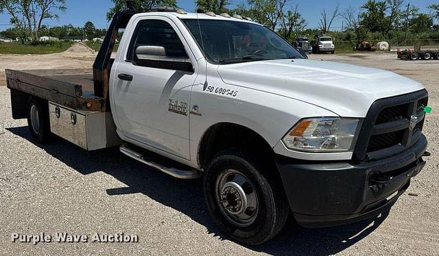 Image of Dodge Ram 3500 equipment image 2