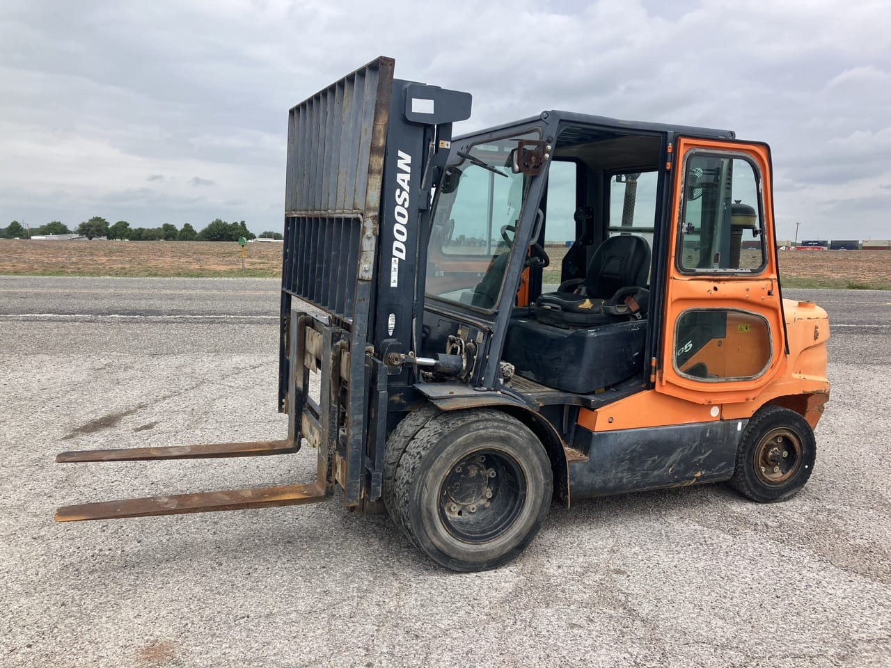 Main image Doosan D55C-5