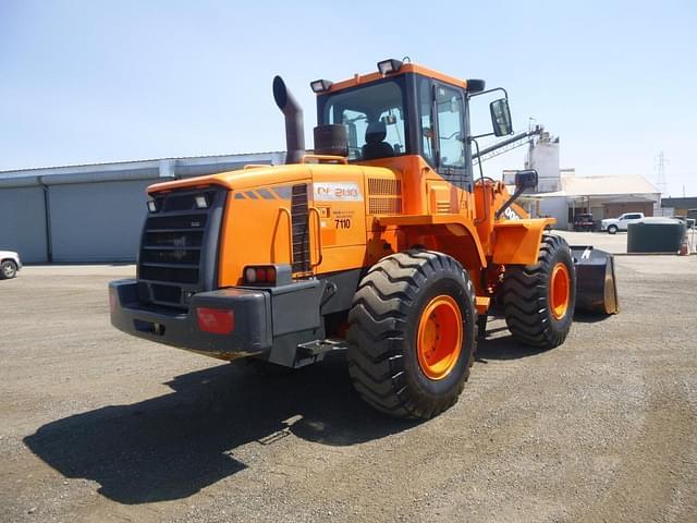 Image of  Doosan DL200 equipment image 2