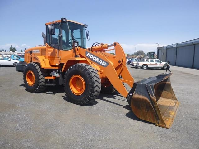 Image of  Doosan DL200 equipment image 1