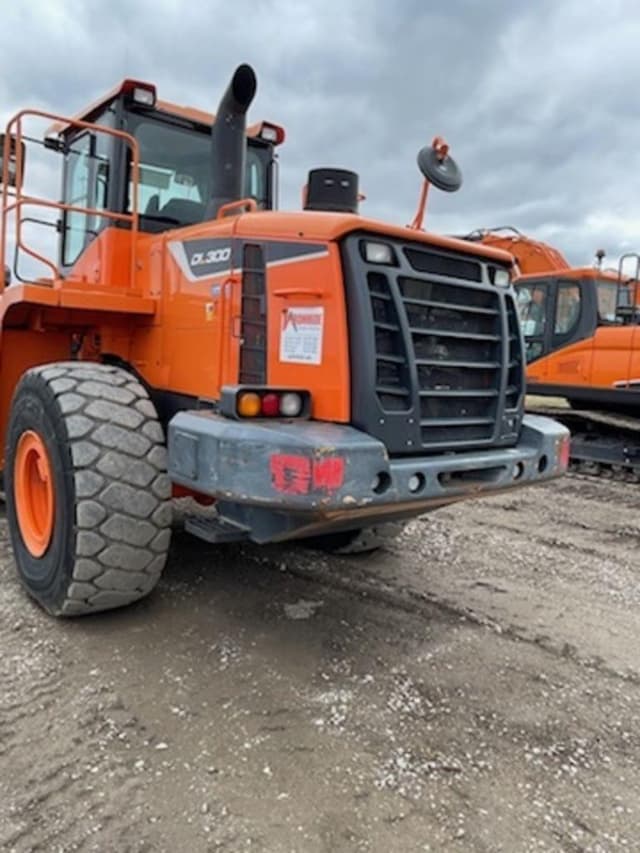 Image of Doosan DL300-3 equipment image 2