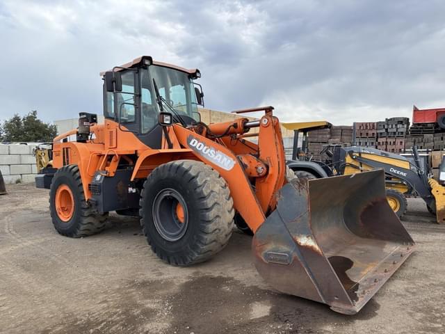 Image of Doosan DL300-3 equipment image 1