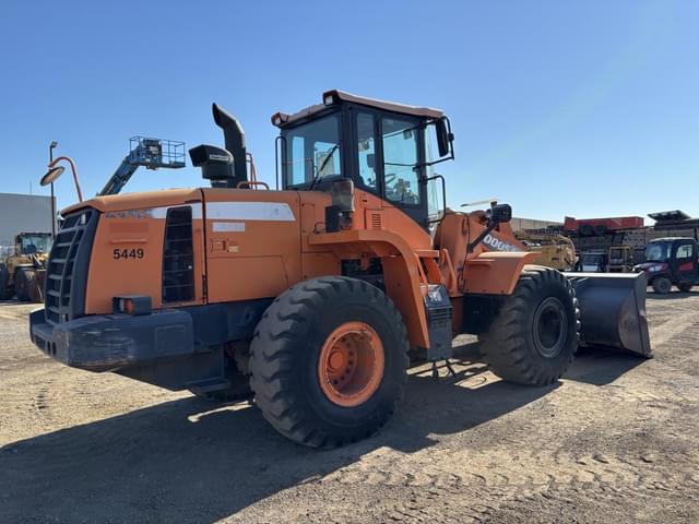 Image of  Doosan DL300 equipment image 2