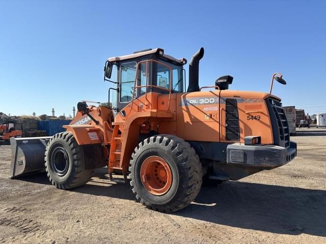 Image of  Doosan DL300 equipment image 3
