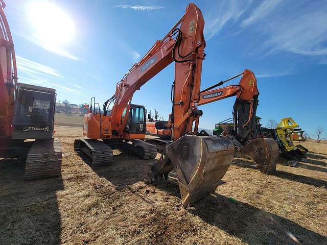 Image of  Doosan DX235 equipment image 1