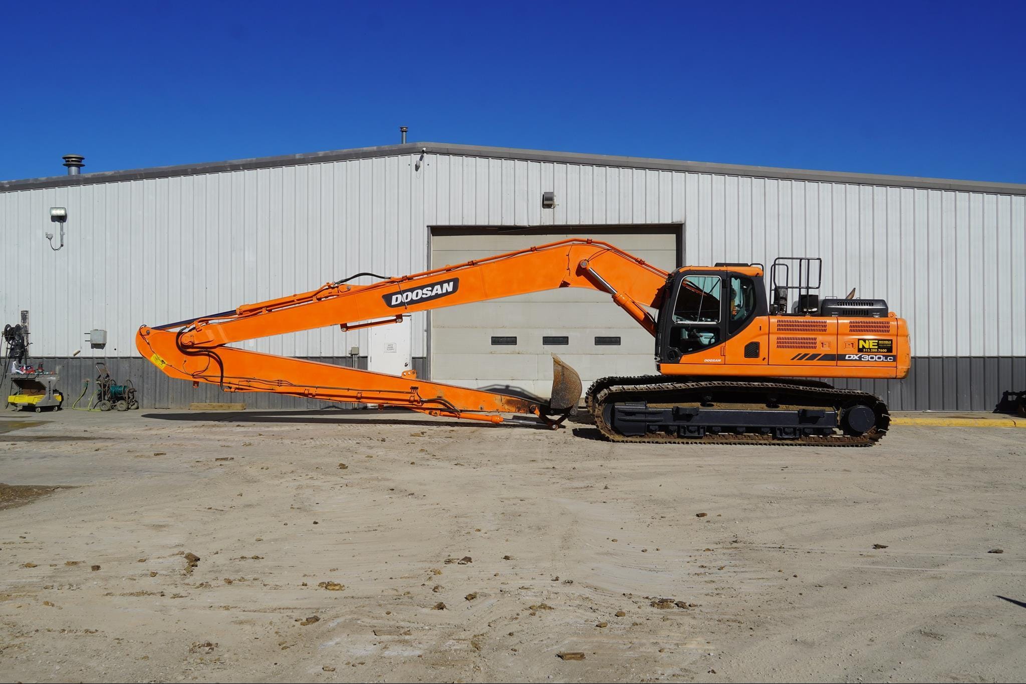 2013  Doosan DX300LC Equipment Image0